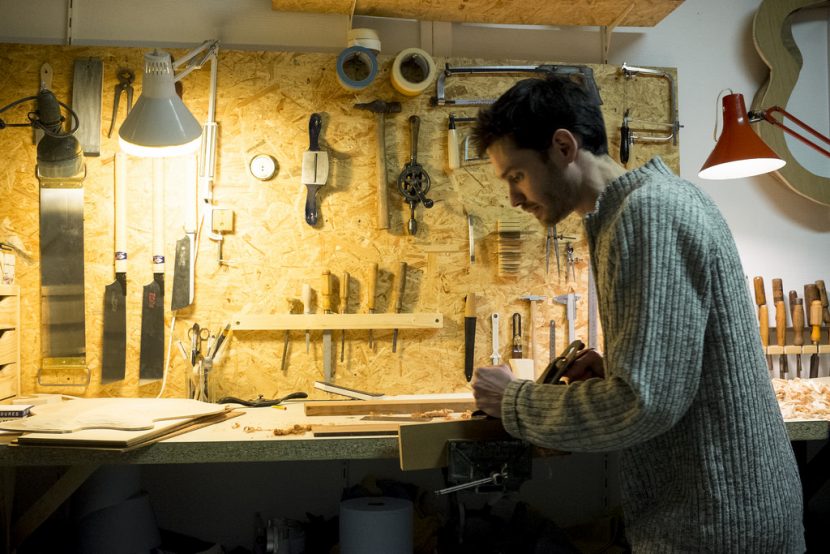 L'artisan luthier Adrien Collet et ses voisins – Les Grands Voisins