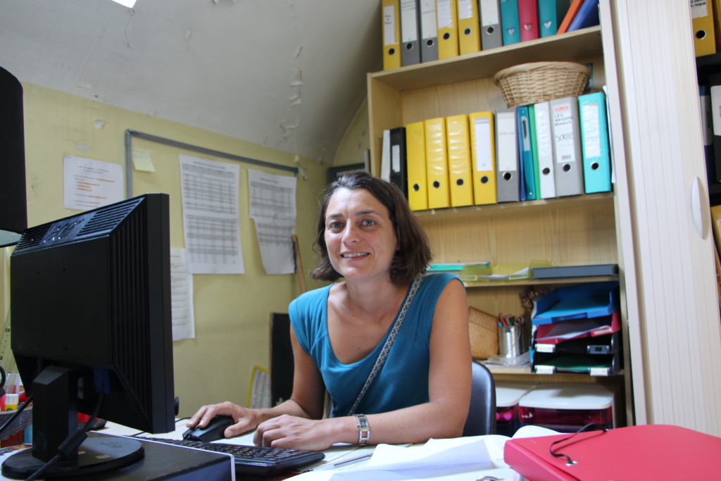 Fresque du travail social Valérie, conseillère en économie sociale et familiale Les Grands Fresque du travail social Valérie, conseillère en économie sociale et familiale Les Grands